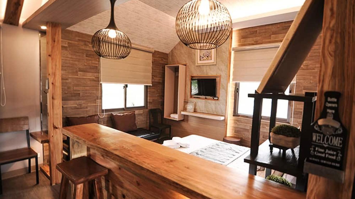 松樹微風小屋酒店
