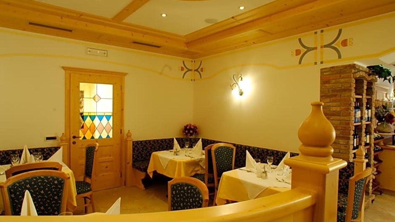 法扎爾酒店