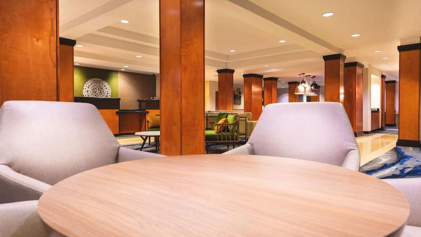 雷丁 Fairfield Inn & Suites 酒店 - 雷丁