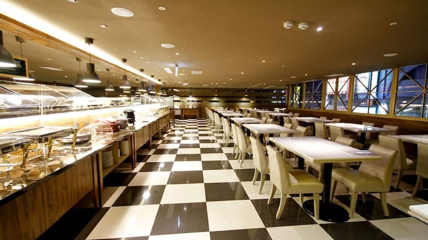 康橋大飯店三多商圈館
