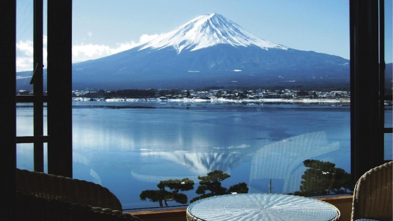 秀峰閣湖月