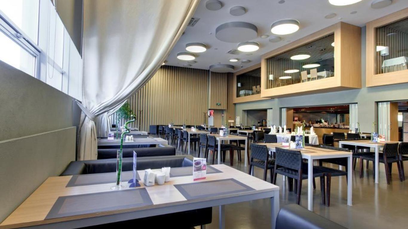 烏法阿茲慕飯店