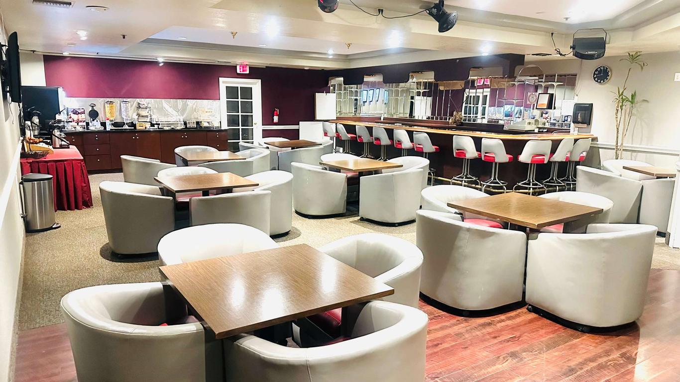 阿納海姆區華美達廣場酒店 - 加登葛洛夫