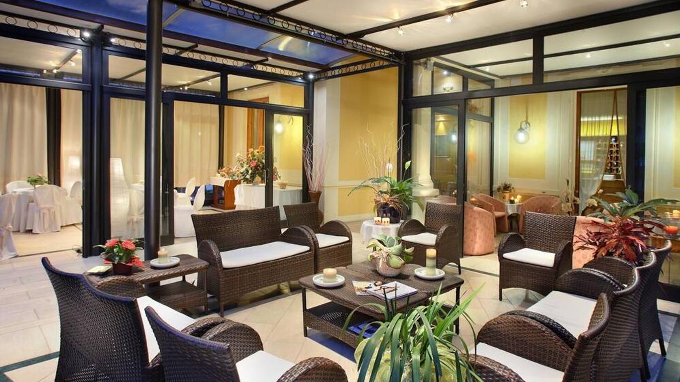 阿拉西奧酒店 - 蒙特卡提尼泰梅