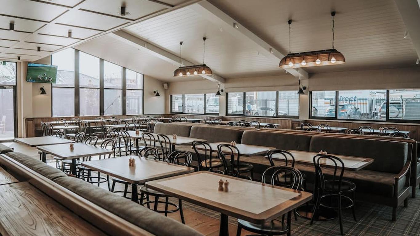威廉法雷爾酒店 - 瓦加瓦加