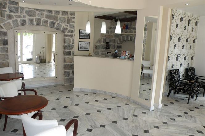 佩拉迪馬雷民宿 - 布德瓦