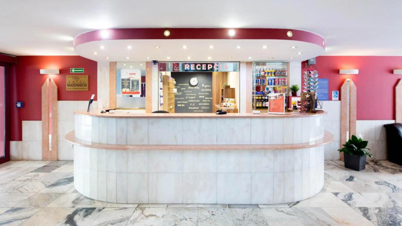 耶茨基酒店 - 洛次