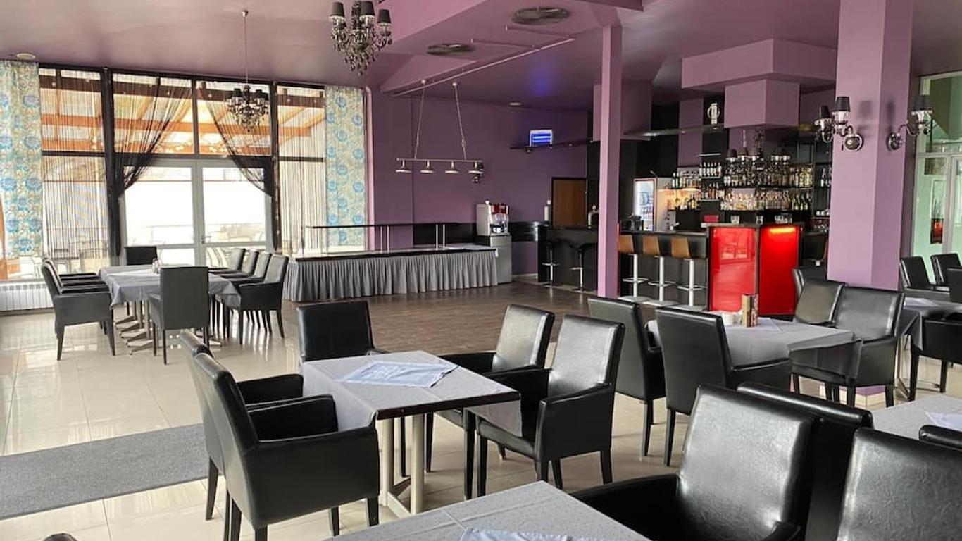 歐瓦格勞爾酒店 - 希維諾烏伊希切