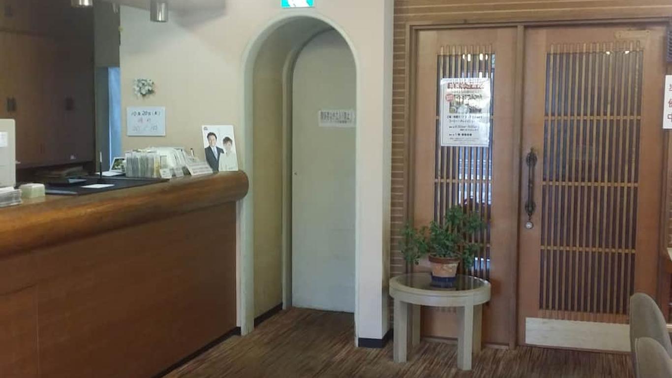 小名濱山丘飯店