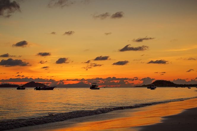 德瓦塔拉海灘酒店 - 普拉斯林島