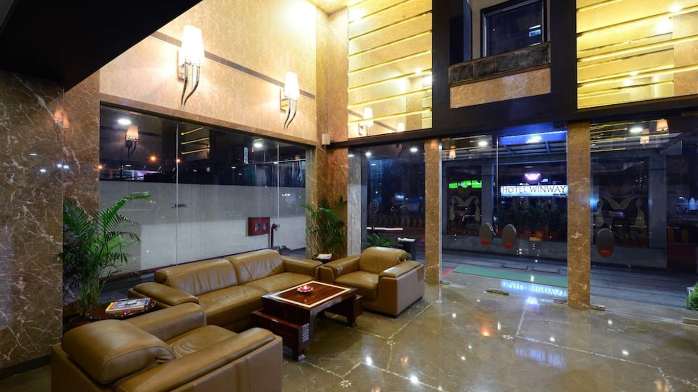 Rnt 馬格 OYO 高級酒店 - 印多爾
