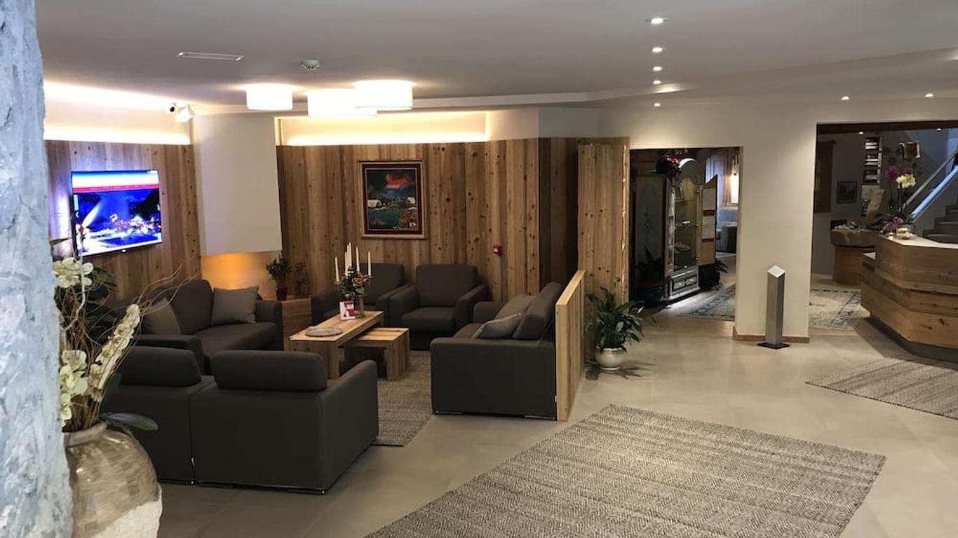 阿弗特酒店 - 利維納隆戈德爾科爾迪拉納