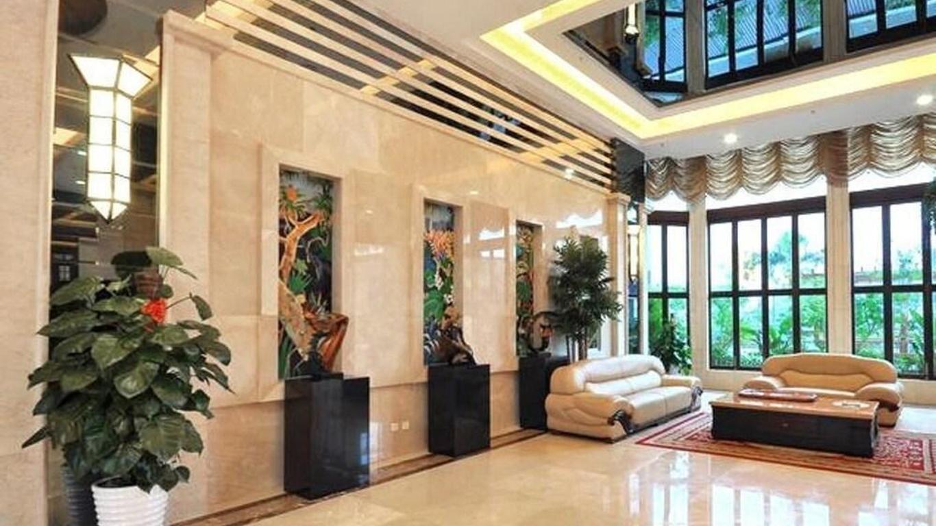 萬國大都會廣場酒店