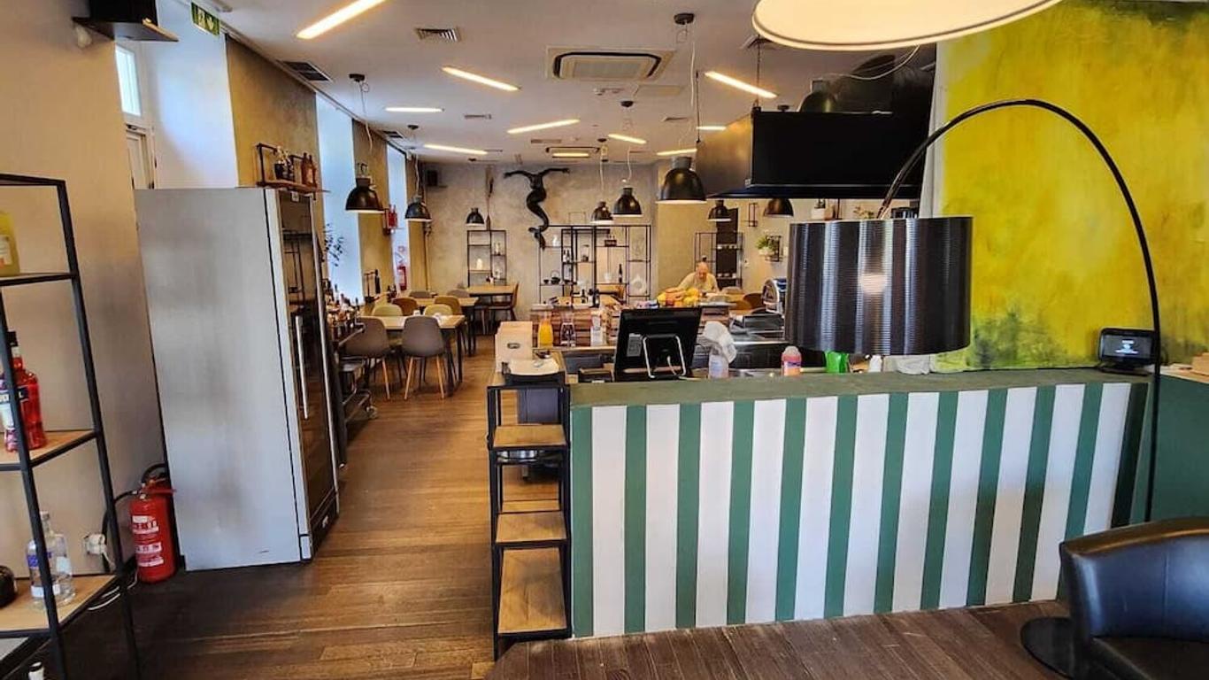阿姆費提塔酒店 - 普拉塔港