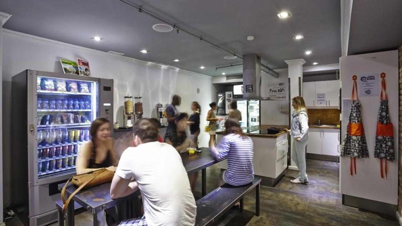 黑天鵝旅館