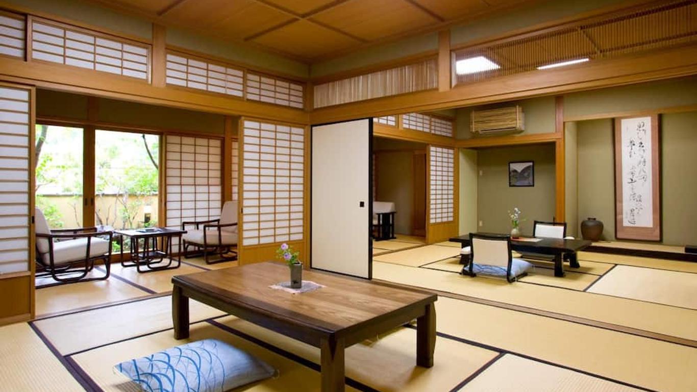 湯布院山灯館