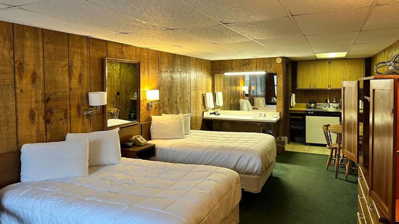 普萊西德湖楓葉酒店