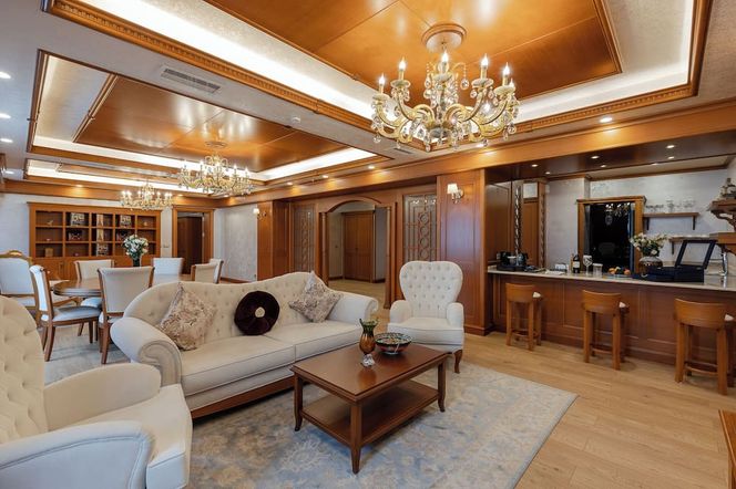 巴統迪萬套房酒店 - 巴統