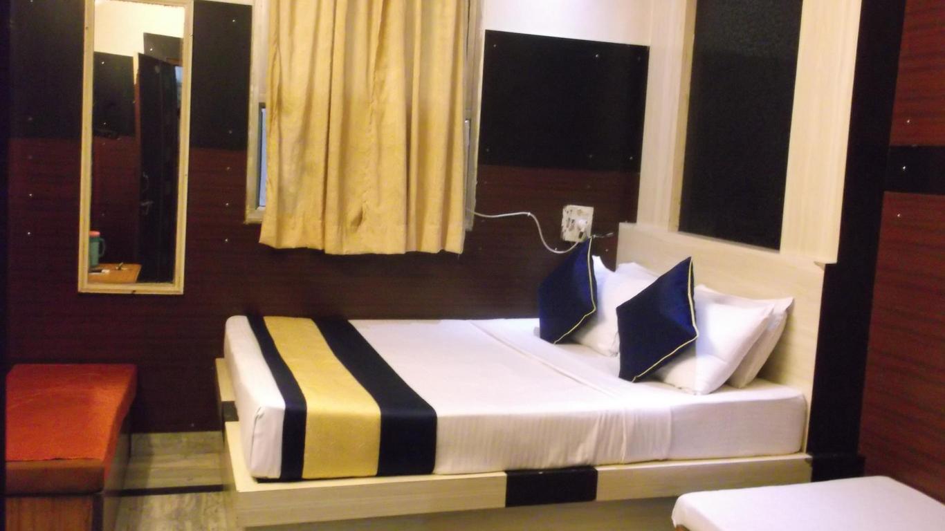 Abhineet Palace Hotel
