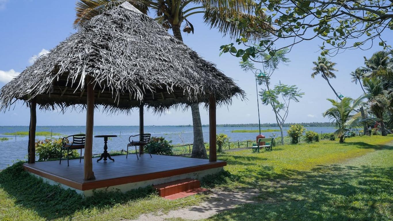 椰子礁湖旅館 - 庫馬拉貢