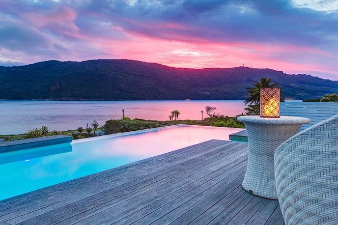 阿曼尼島酒店 - 克尼斯納