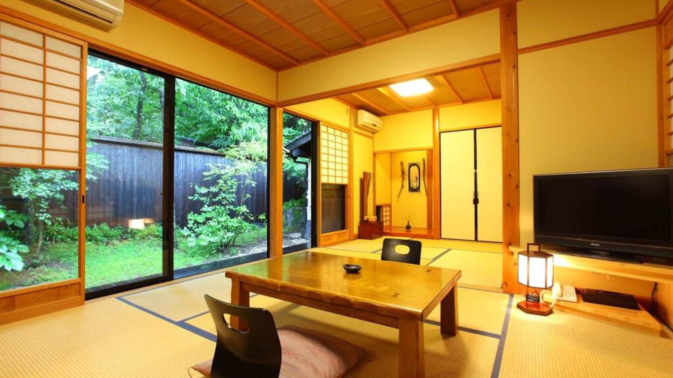 山忍酒店