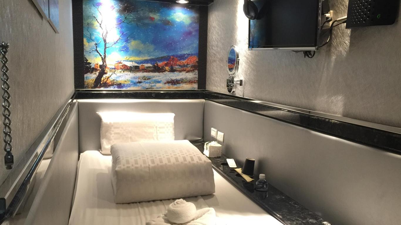 Capsule Hostel