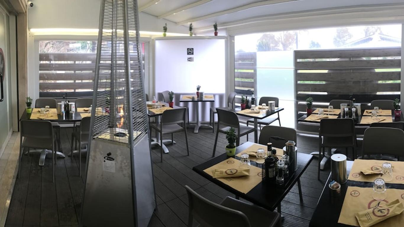 奧斯提亞昂提卡套房住宿加早餐酒店