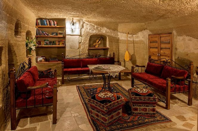 阿伊迪尼爾岩洞酒店 - 內夫瑟希爾