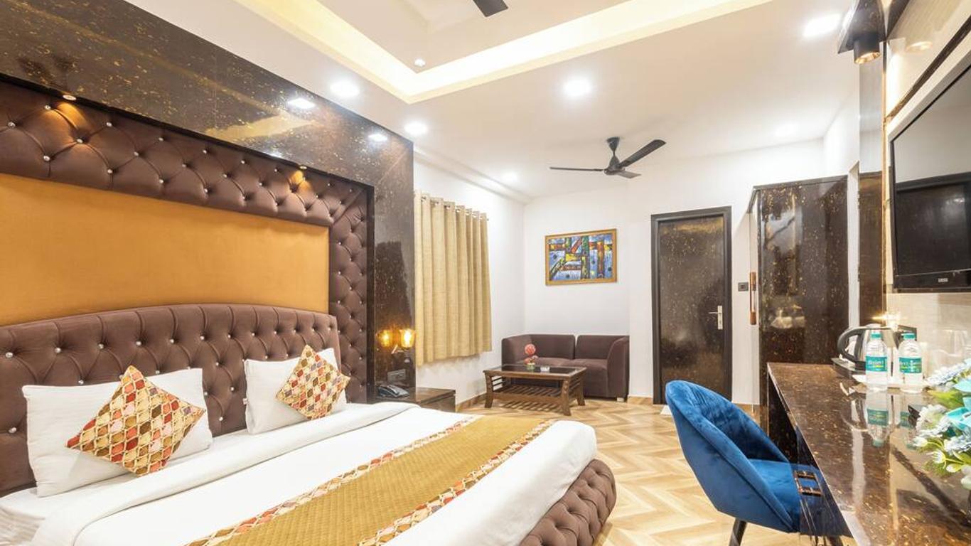 Hotel Cosmo - Karol Bagh