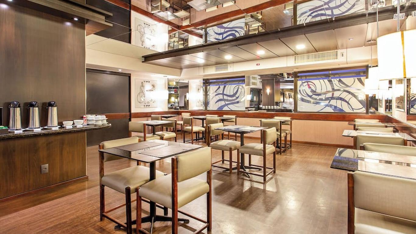 波旁隆德里納商務酒店 - 隆德里納
