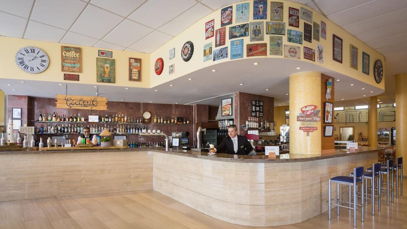 H 頂級皇家太陽套房酒店 - 聖塔蘇珊納