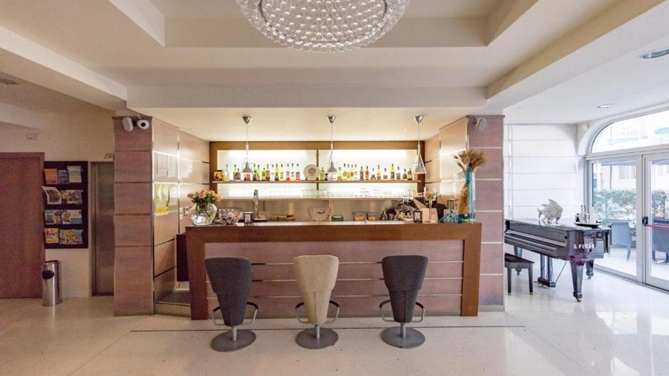 卡斯蒂麗歐內酒店