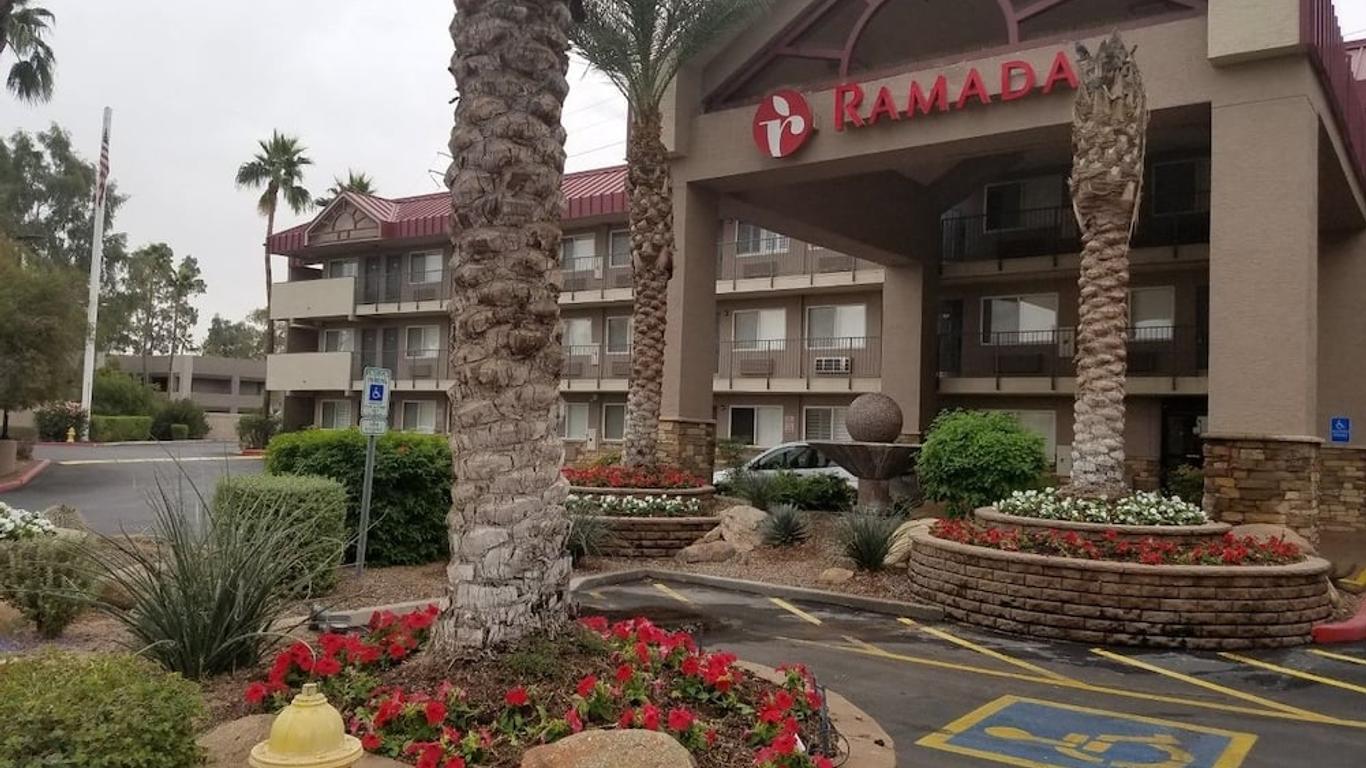 坦佩亞利桑那米爾斯購物中心溫德姆華美達飯店