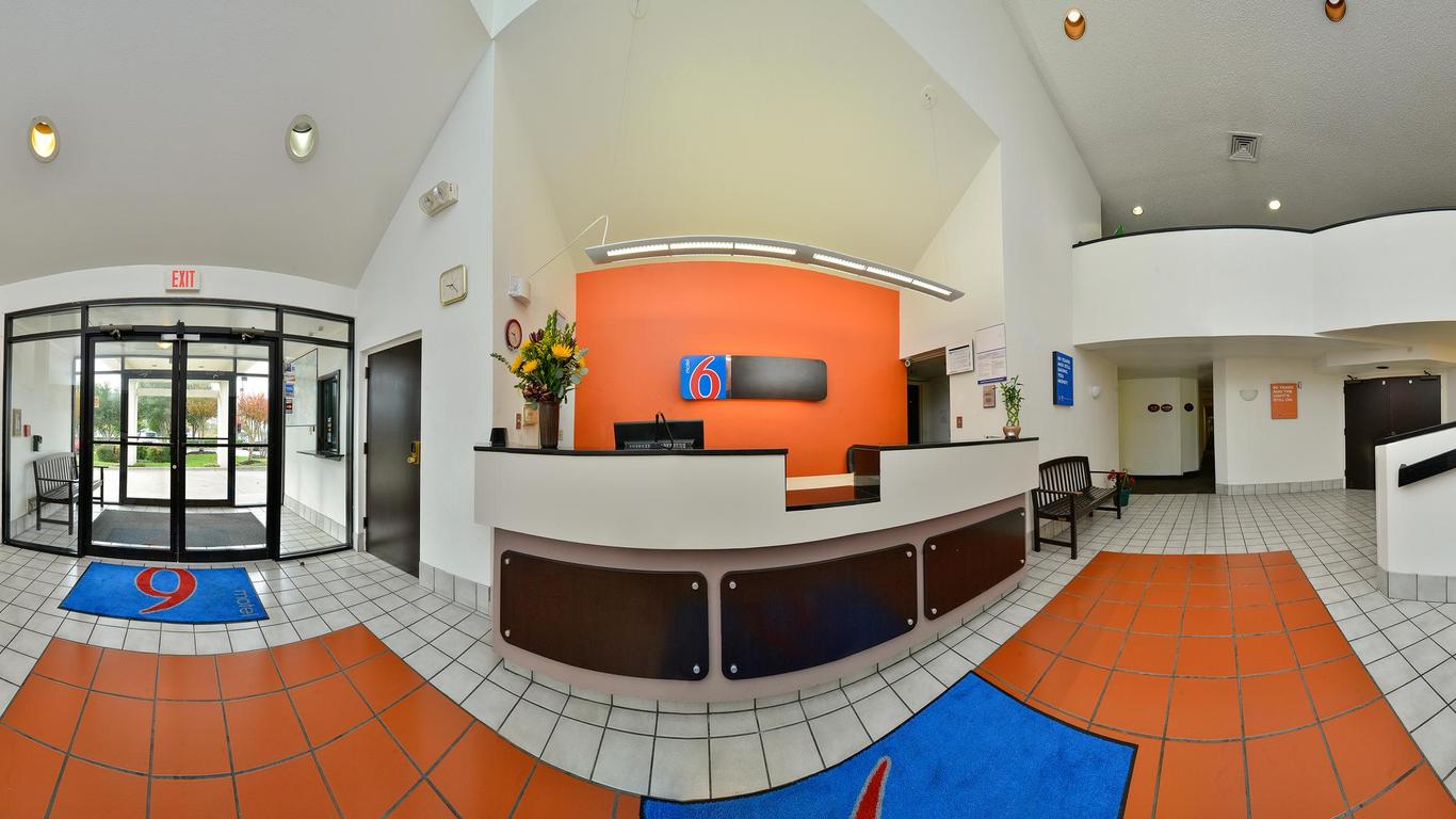 Motel 6 West Plano - 弗里斯科