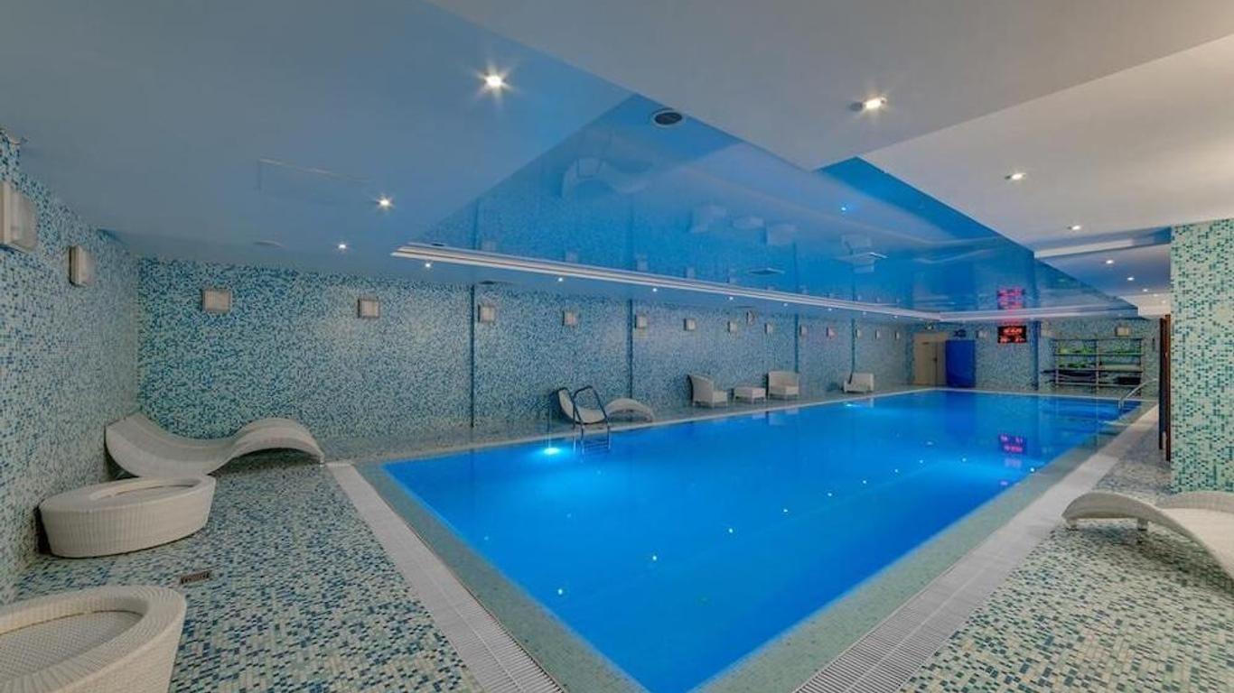 New Peterhof Hotel