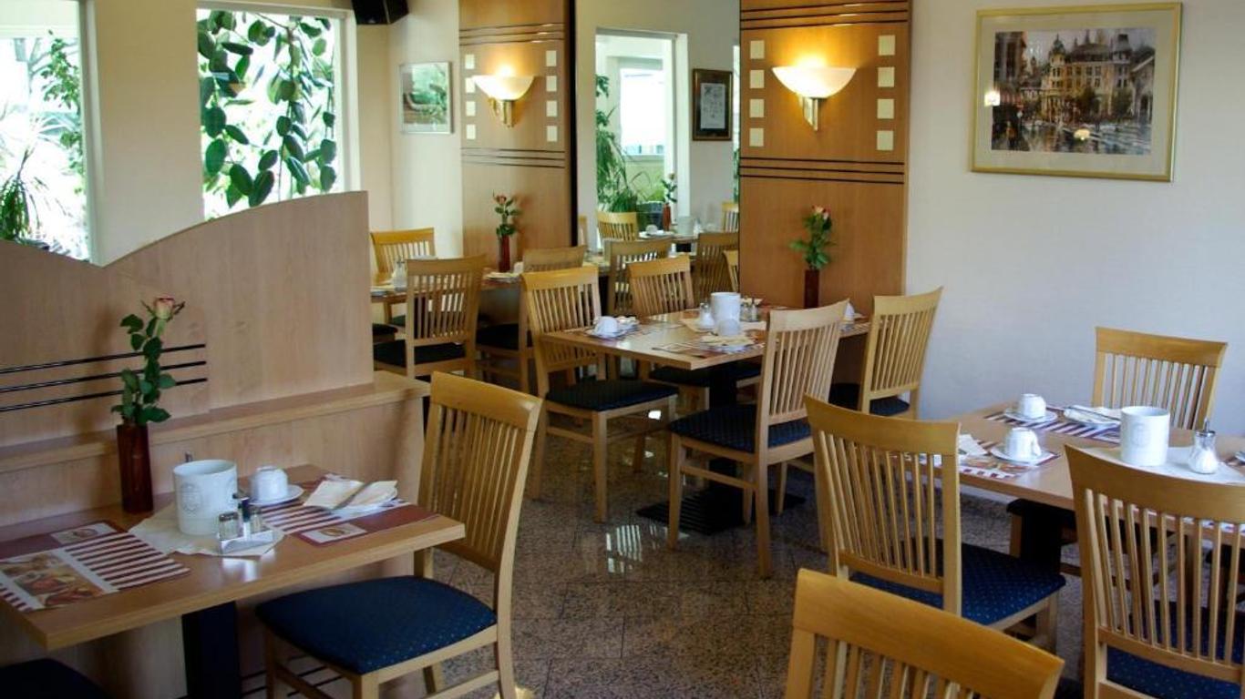 科隆機場商務飯店