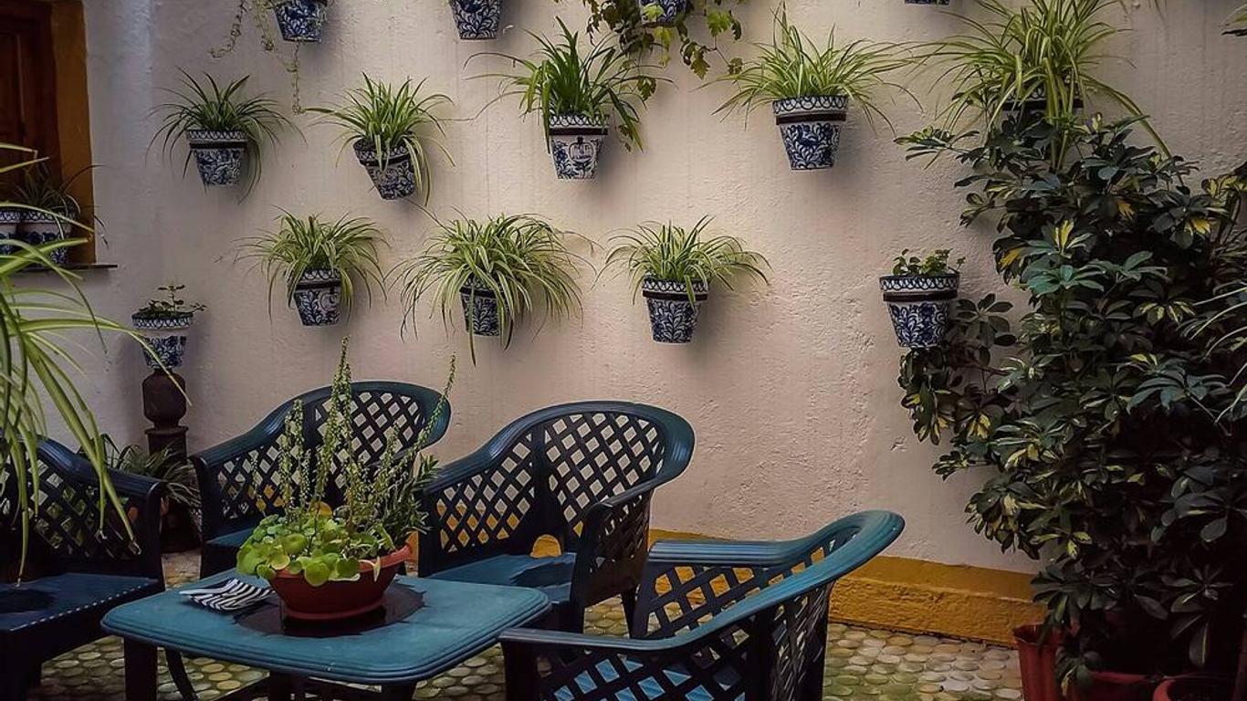 阿爾芒達酒店 - 格拉納達