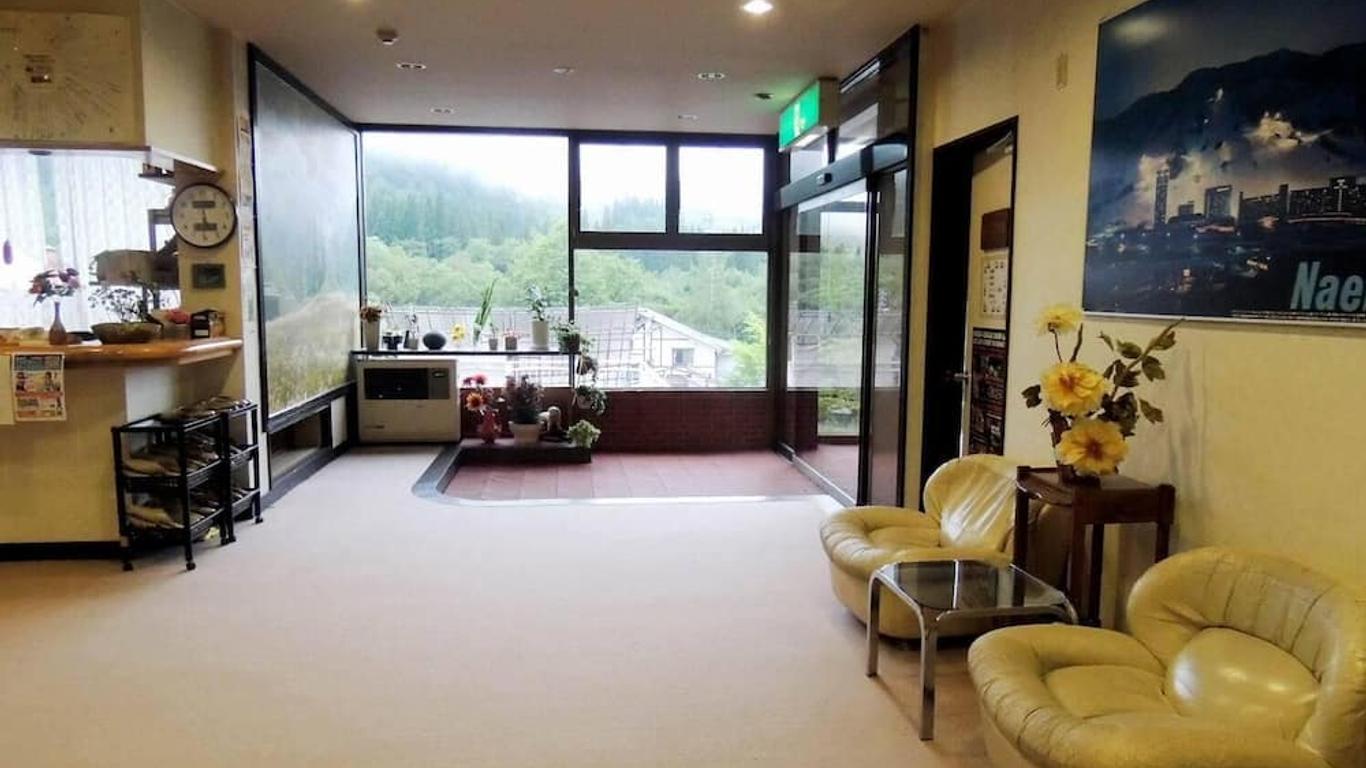 苗場山丘小屋