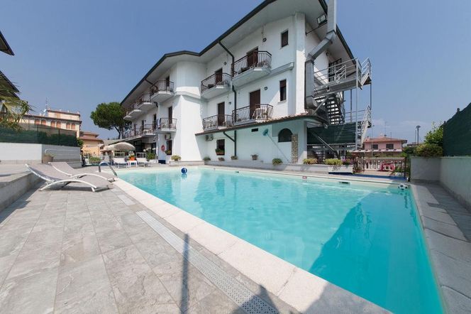 國際酒店 - 西米歐涅