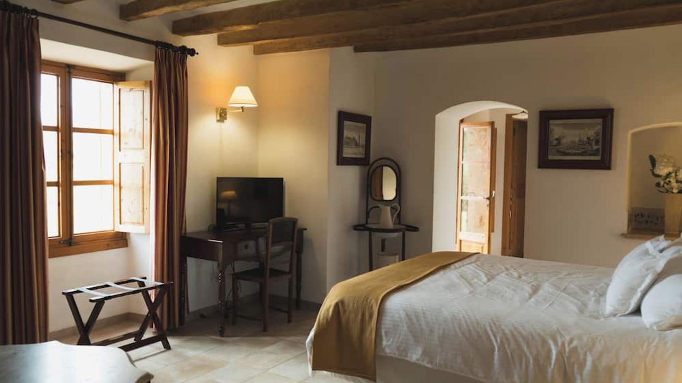 Finca Hotel Can Estades - 卡爾維亞