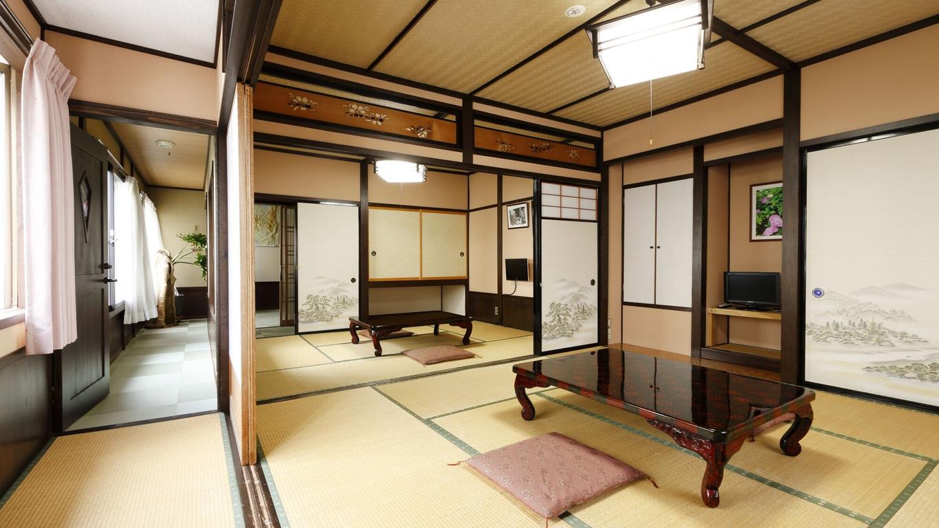 鴨蹠草旅莊