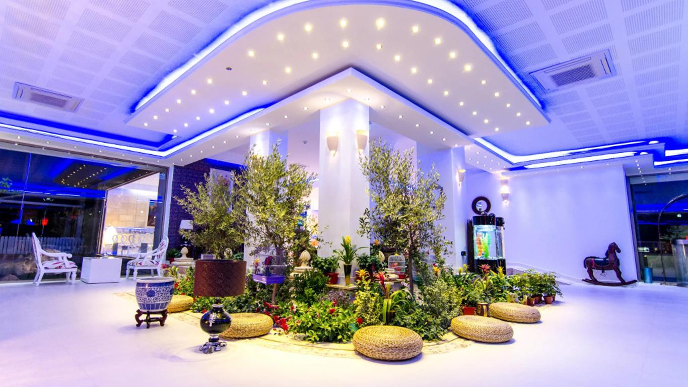 菲尼西亞豪華酒店 - 康斯坦沙