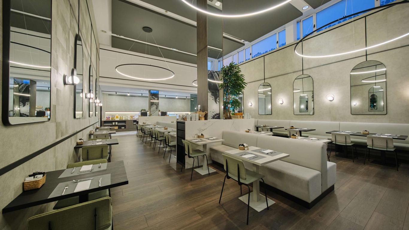 拉斐爾維塔斯酒店 - 馬德里