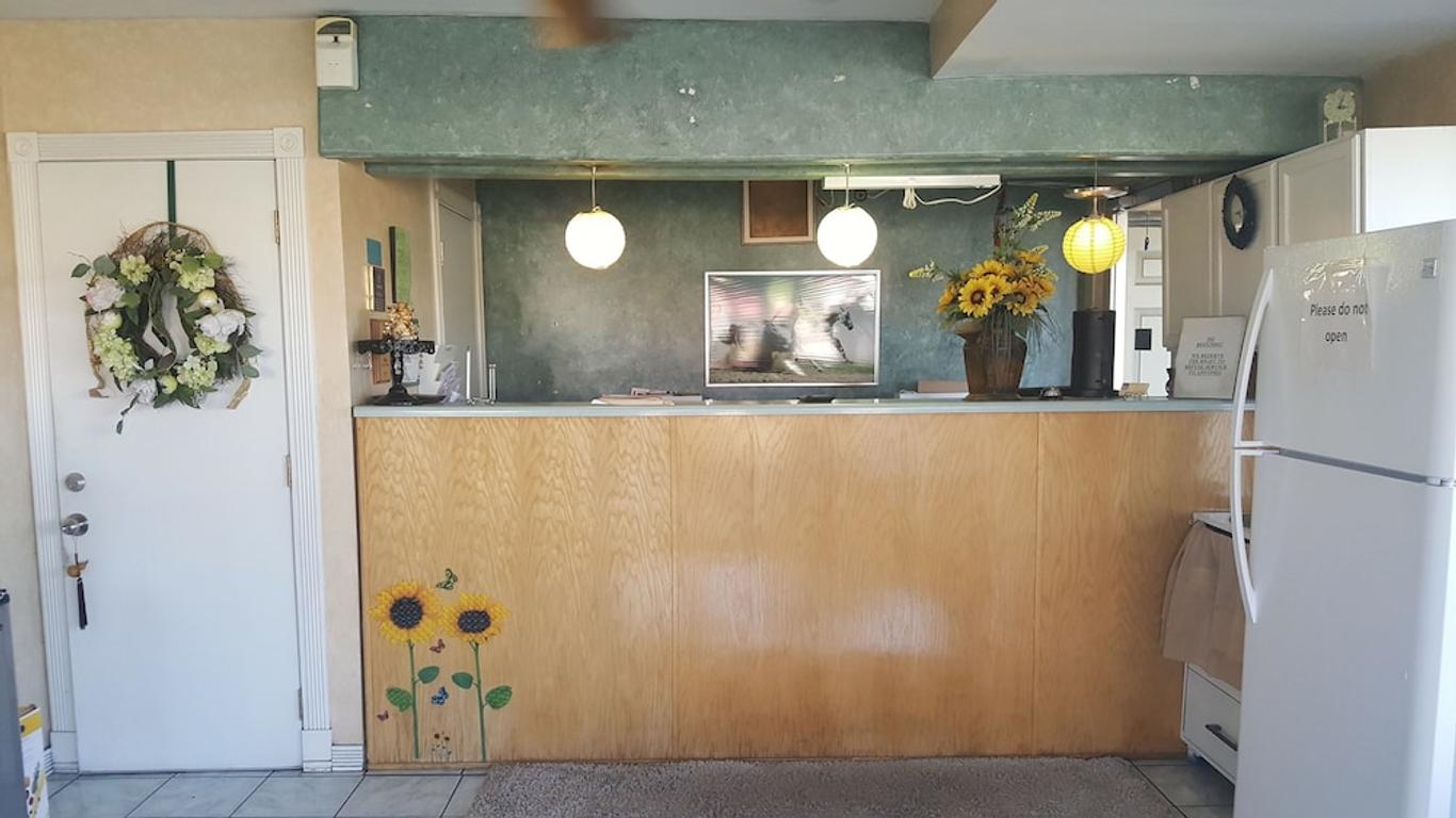 埃爾森特羅經濟套房酒店 - 埃爾森特羅