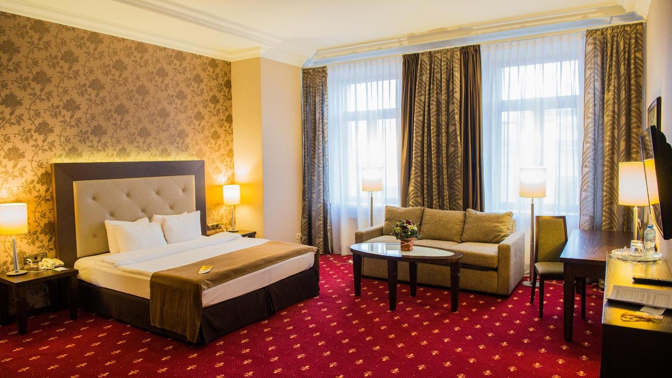 Petro Palace Hotel
