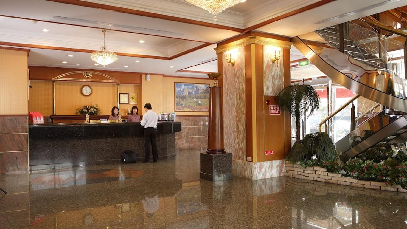 名貴大飯店