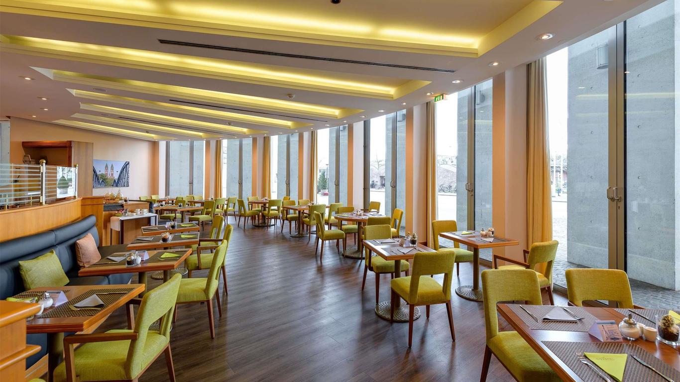 諾富特佛萊堡道瑞特音樂廳酒店 - 弗萊堡
