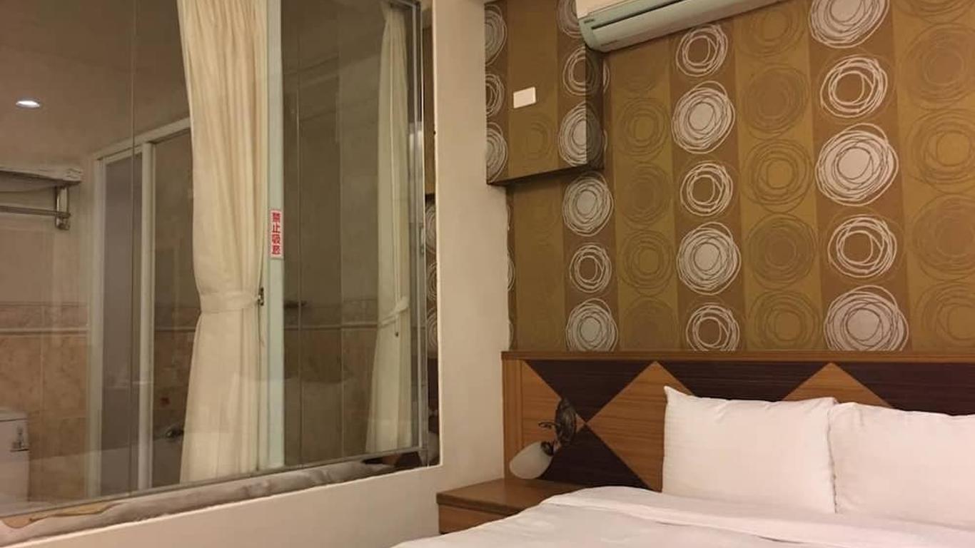 日月湖畔休閒渡假旅館