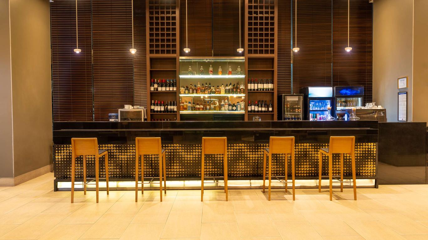 伊基克希爾頓花園酒店 - 伊基克